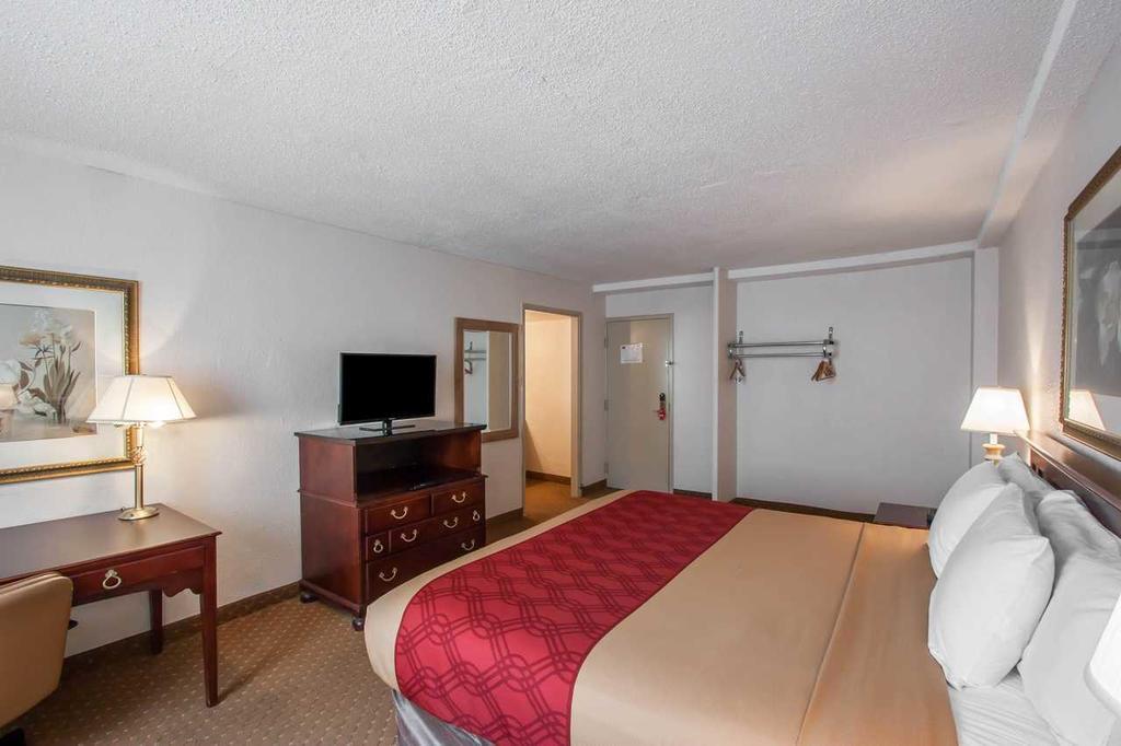 Econo Lodge Downtown Memphis Exterior photo